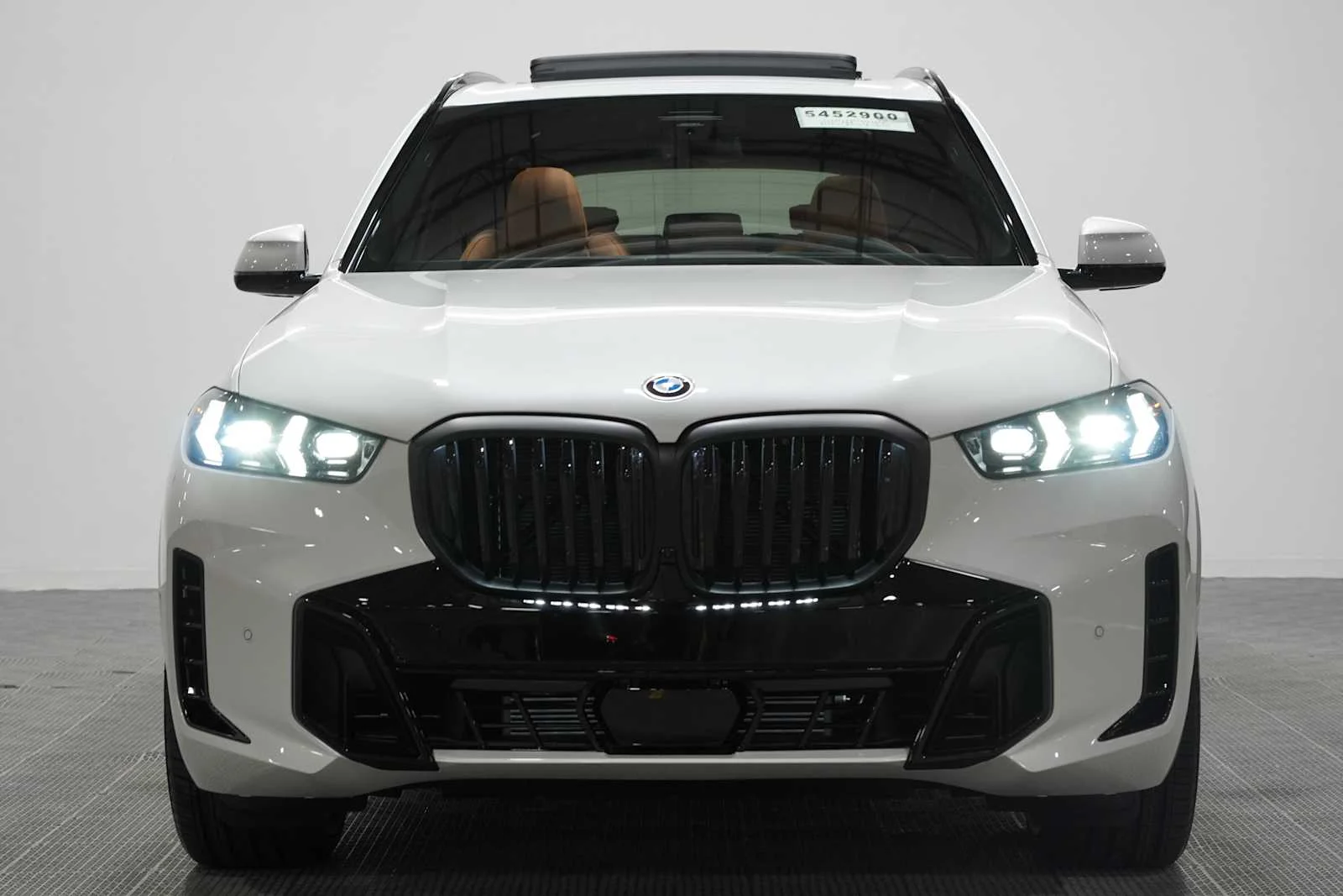 New 2026 Mineral White Metallic BMW xDrive40i image 3