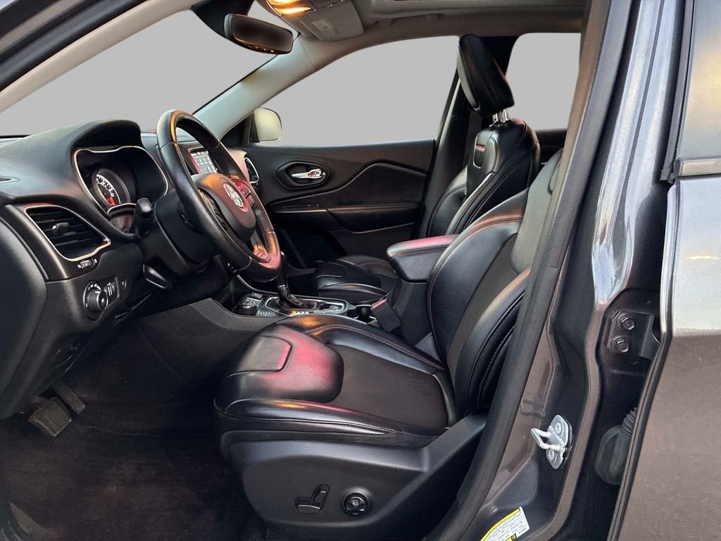 Used 2019 Gray Jeep Trailhawk image 22