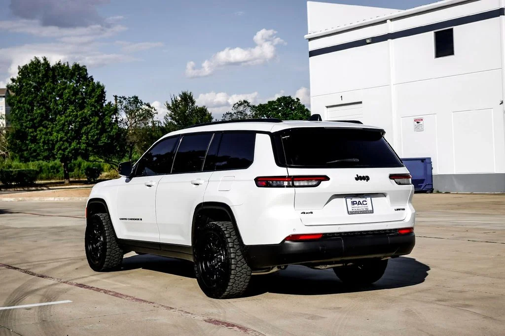 New 2025 White Jeep Limited image 5