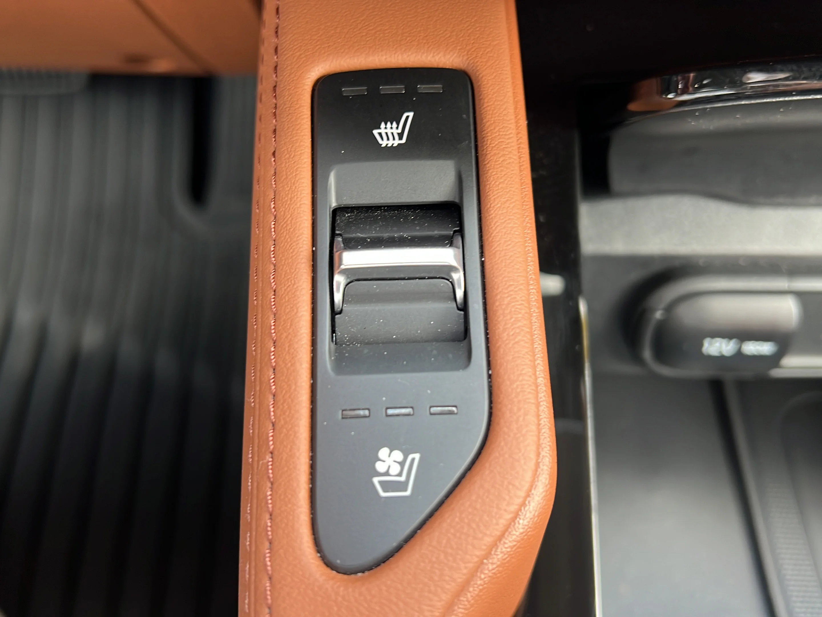 Used 2025 Wolf Gray Kia EX X-Line image 21