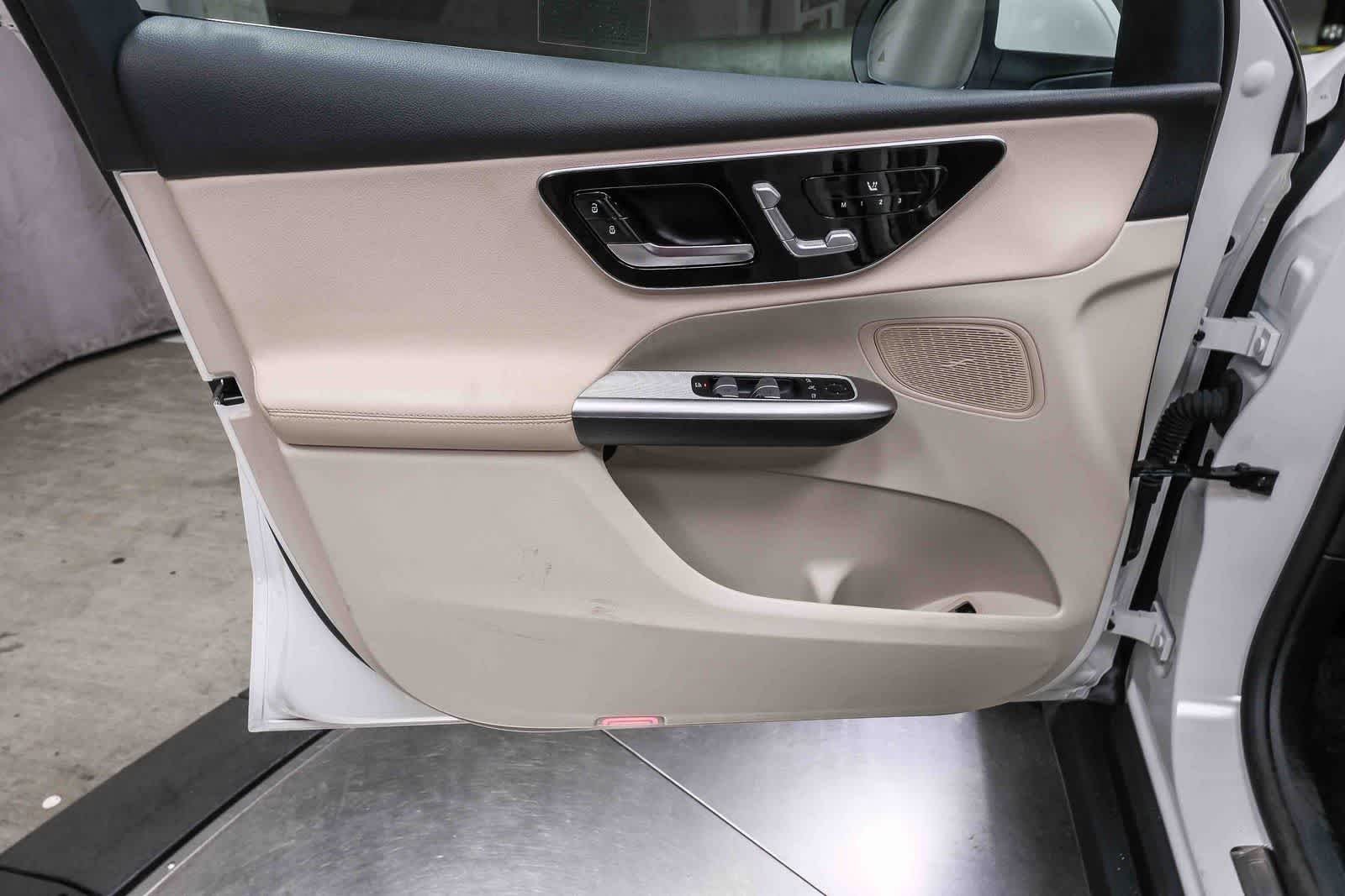 Certificado de Ocasión 2025 Blanco Polar Mercedes-Benz GLC 300 image 24