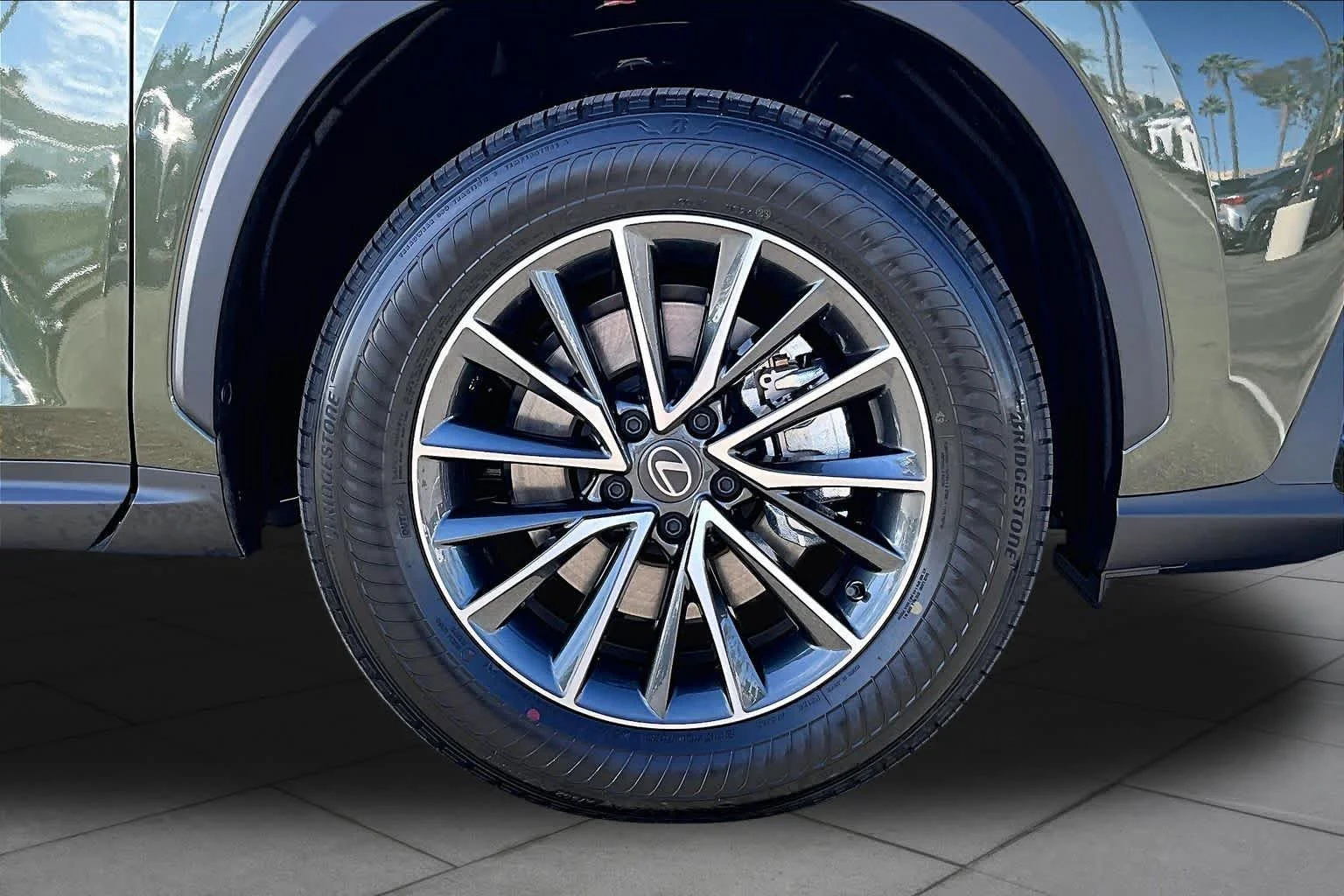 New 2026 Nori Green Pearl Lexus PREMIUM PLUS AWD image 9