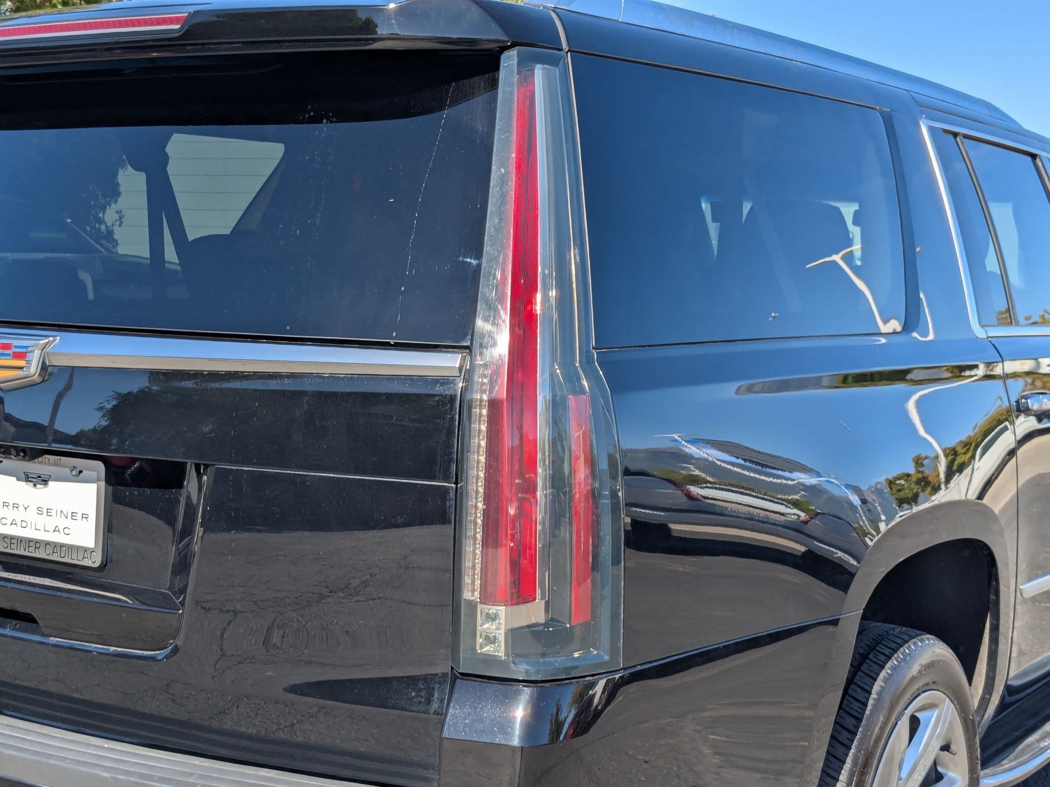 2020 Cadillac Escalade ESV Luxury - Photo 11