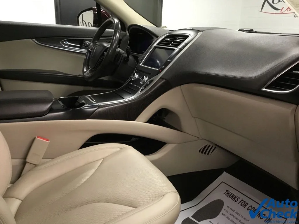 Used 2020 Red Lincoln Reserve image 34