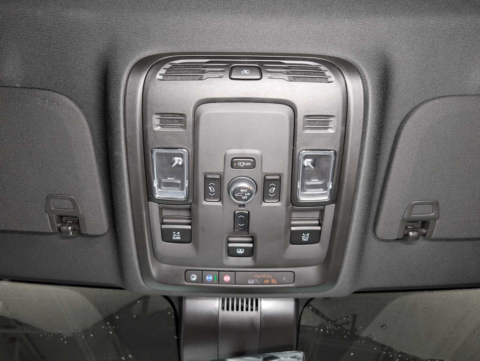 Used 2025 Summit White GMC AT4 Ultimate image 37