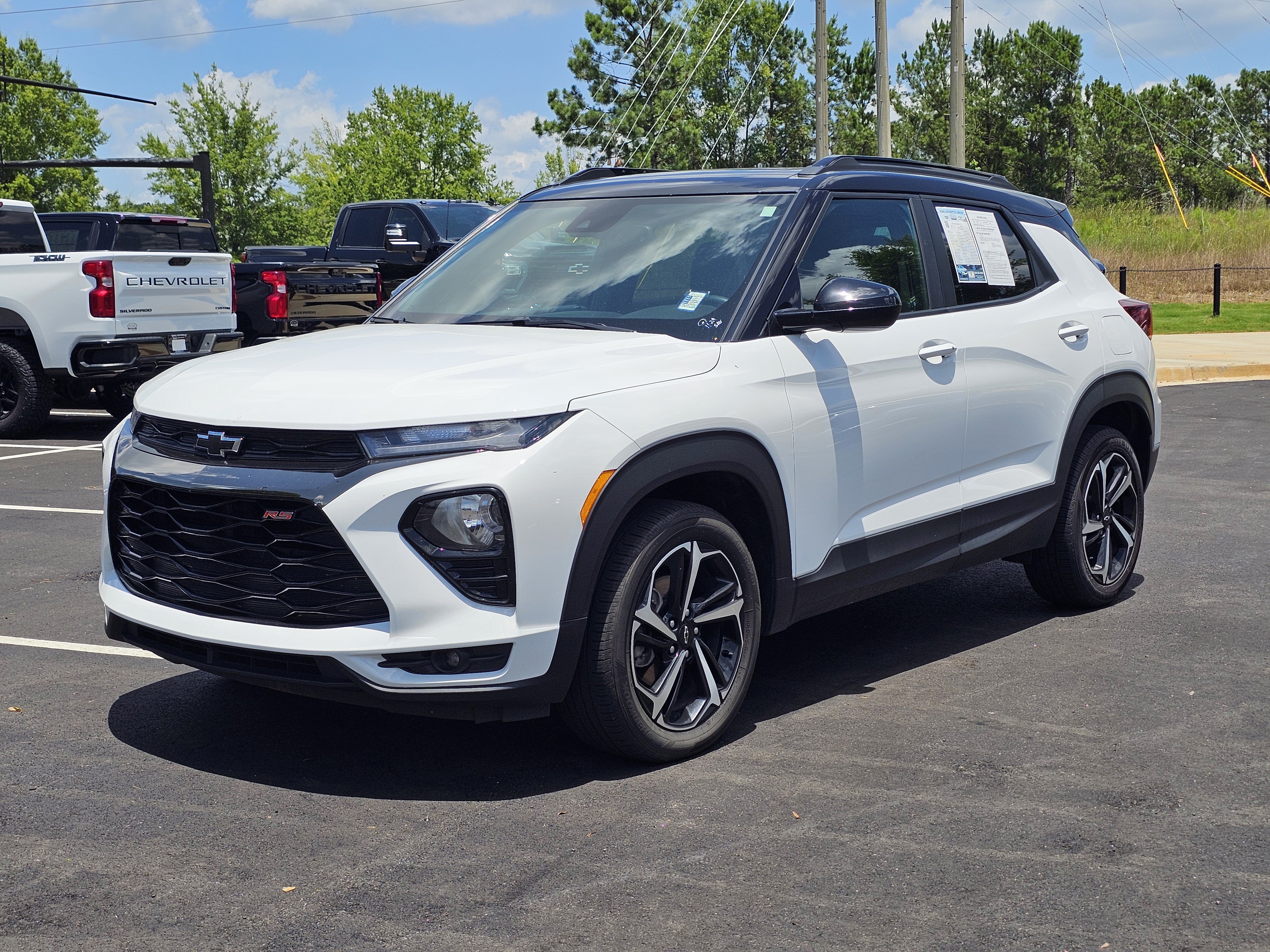 Used 2023 Summit White Chevrolet RS image 3
