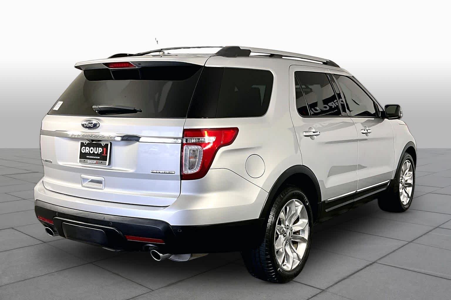 Used 2014 Ingot Silver Metallic Ford Limited image 13