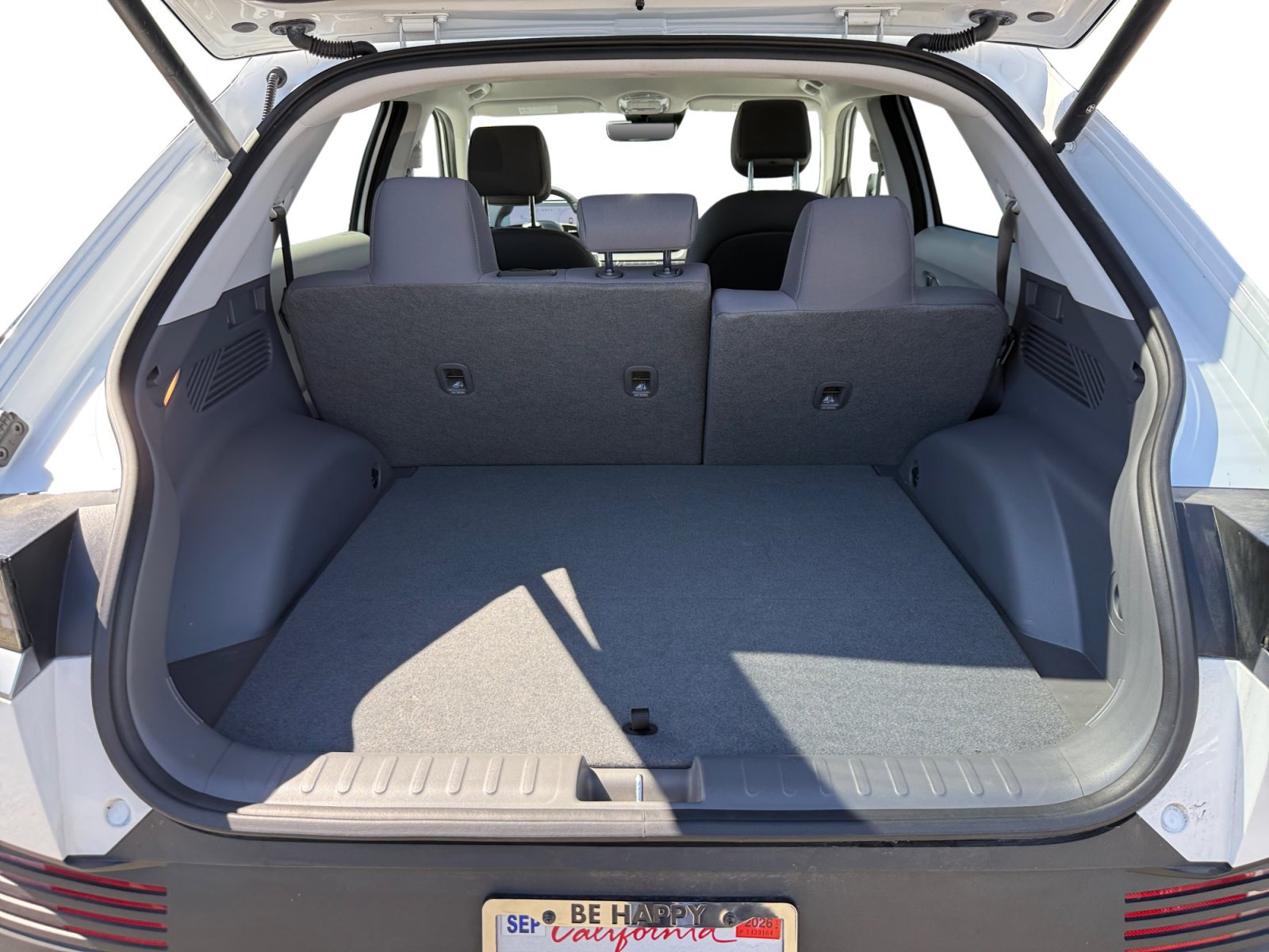 Certified Used 2024 Atlas White Hyundai SEL image 17