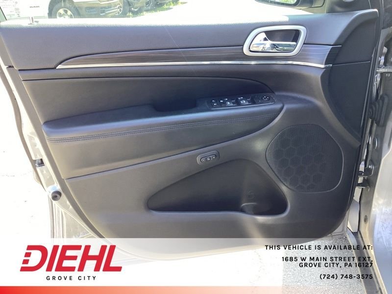 Used 2020 Silver Jeep Limited image 17