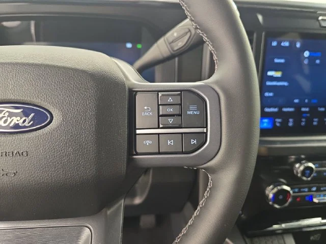 New 2027 Oxford White Ford F-350® Lariat® image 39