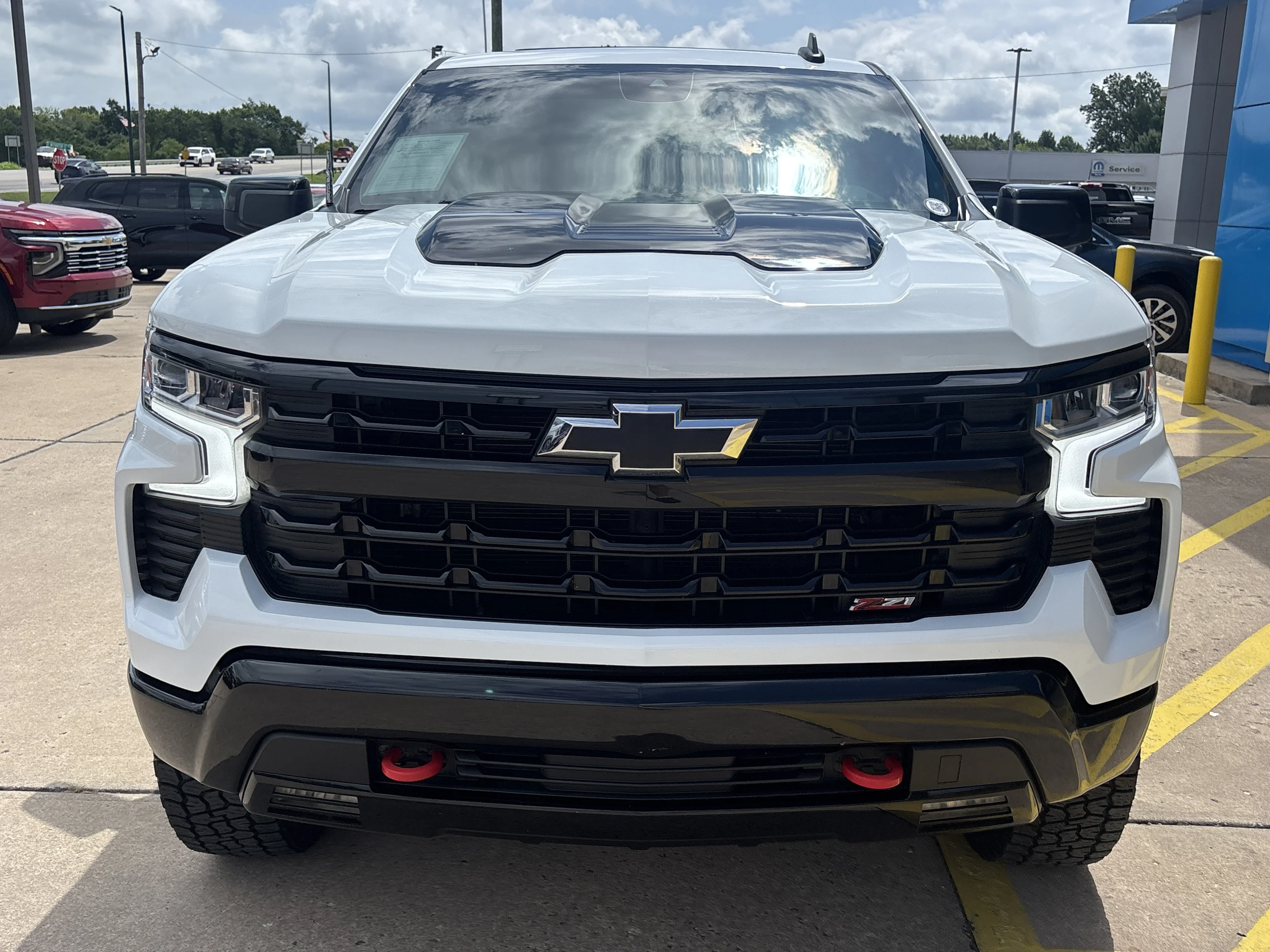 Used 2025 Summit White Chevrolet LT Trail Boss image 10