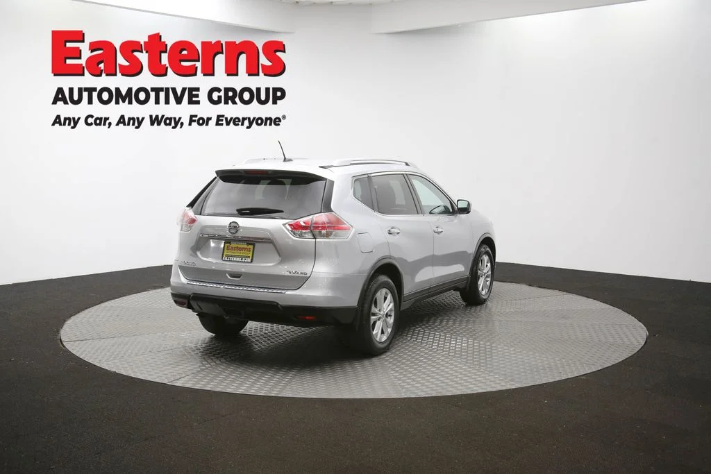 Used 2016 Silver Nissan SV image 37