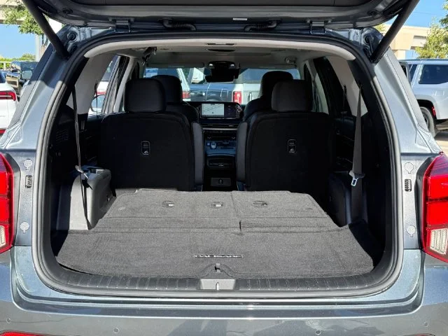 Used 2025 Graphite Hyundai XRT image 33