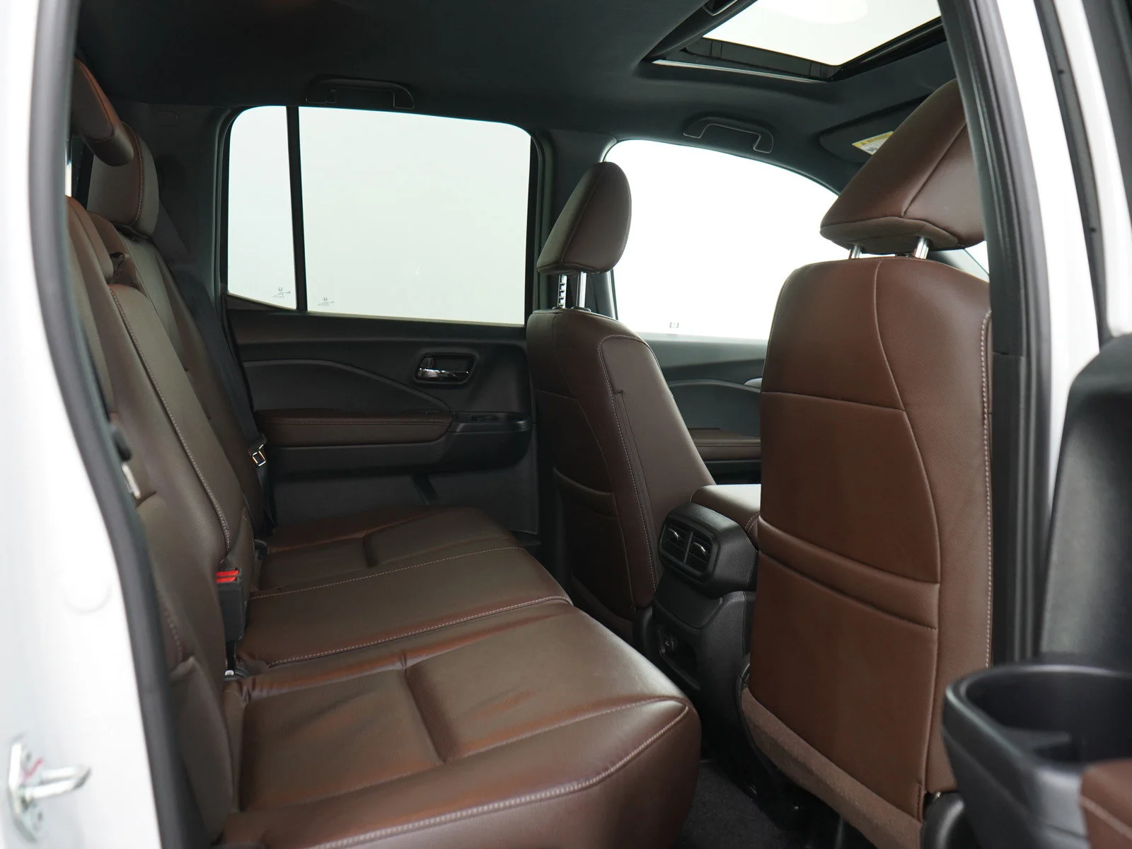 Used 2025 White Honda ridgeline image 14