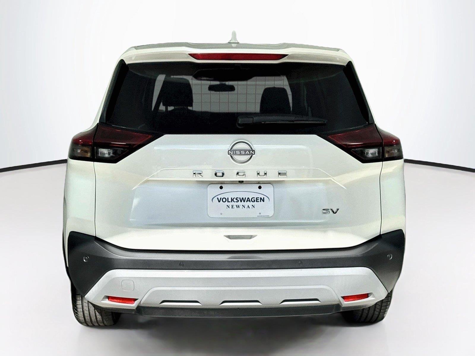 Used 2022 Pearl White Tricoat Nissan SV image 5