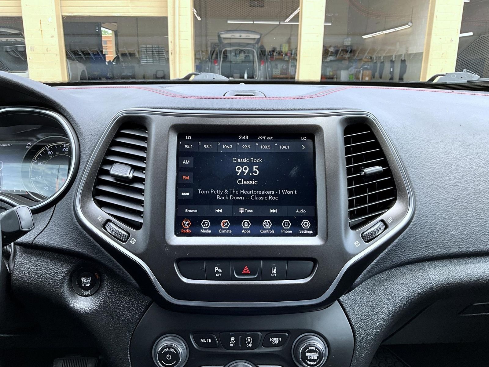 Used 2022 Gray Jeep Trailhawk image 14