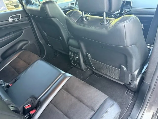 Used 2020 Granite Crystal Metallic Clearcoat Jeep Altitude image 27