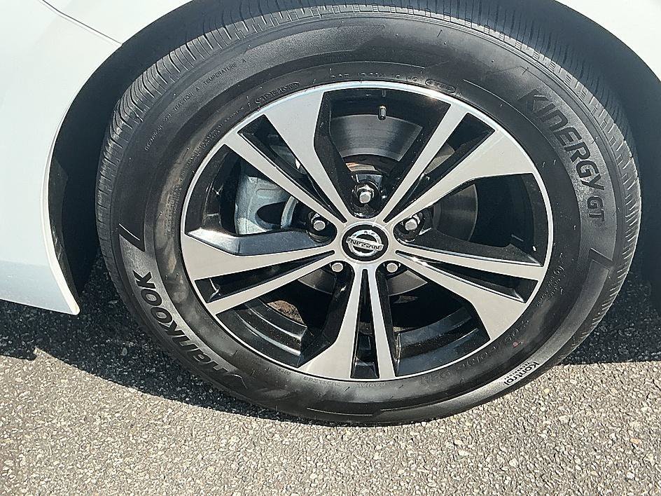 Used 2021 Fresh Powder Nissan SV image 10