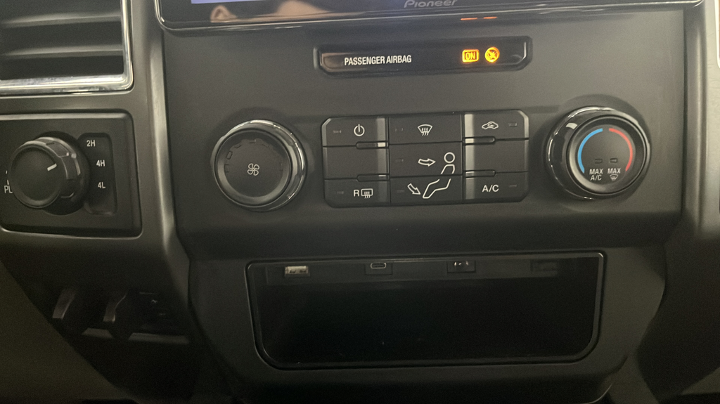 Used 2018 Silver Ford XLT image 56