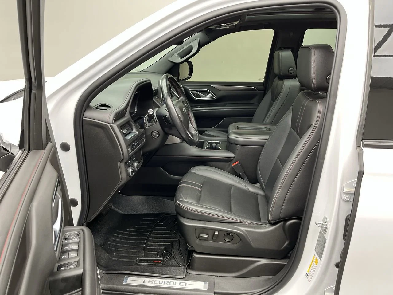 Used 2022 Summit White Chevrolet RST image 3