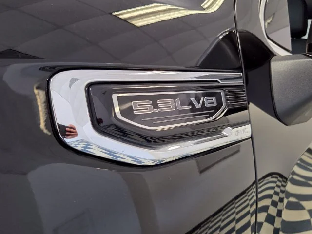 Used 2024 Onyx Black GMC SLT image 17