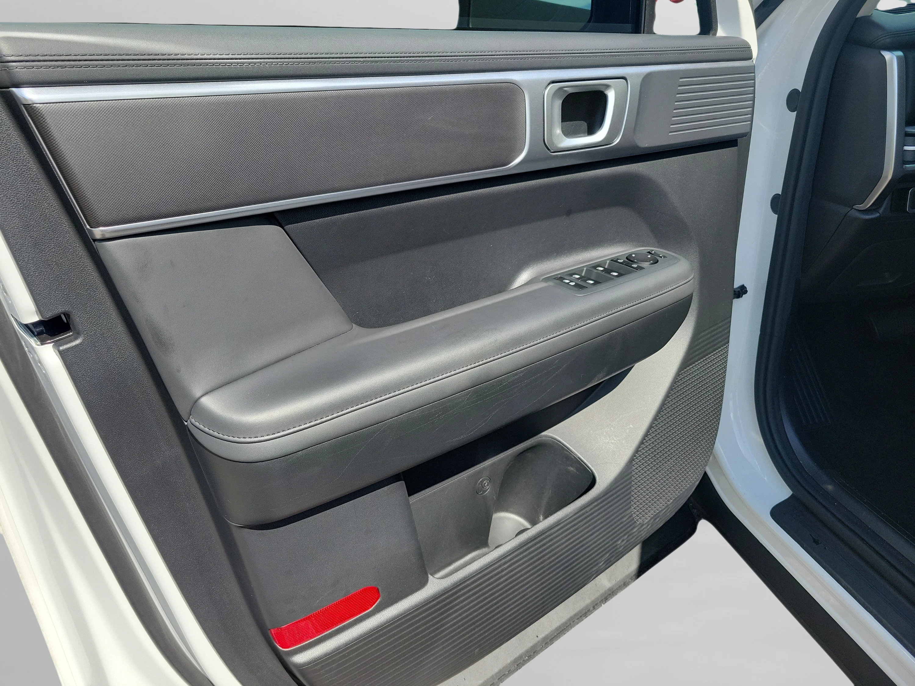 Used 2024 Serenity White Hyundai XRT image 19