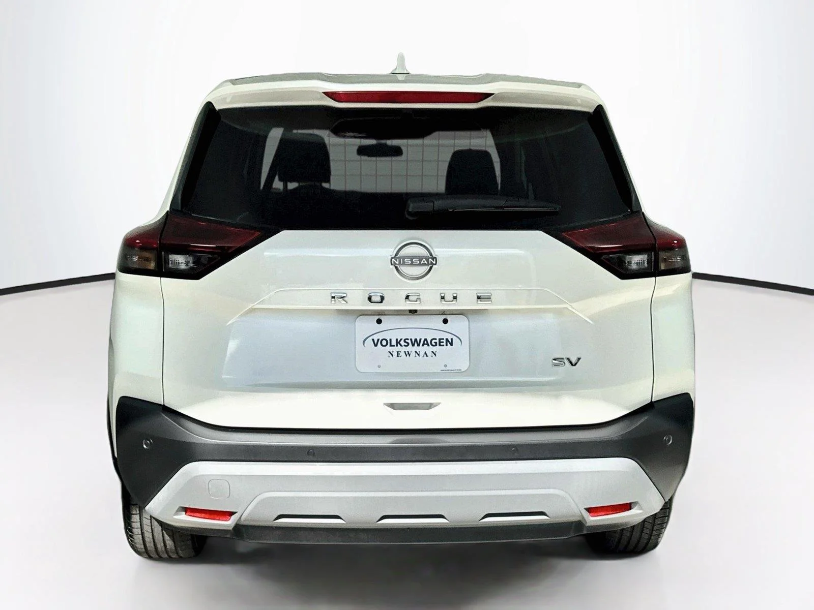 Used 2022 Pearl White Tricoat Nissan SV image 5