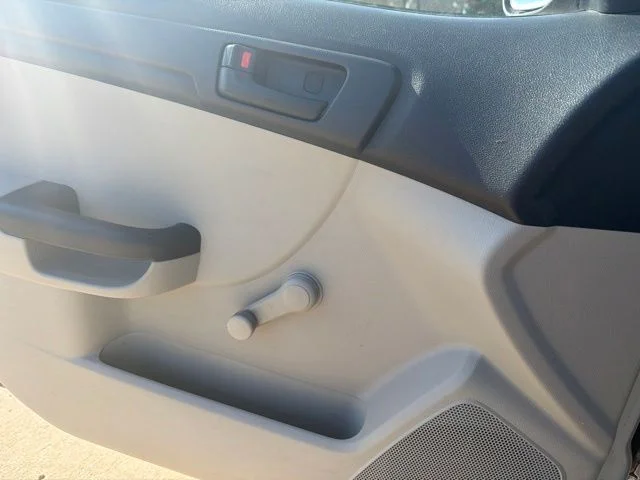 Used 2010 Silver Kia LX image 10