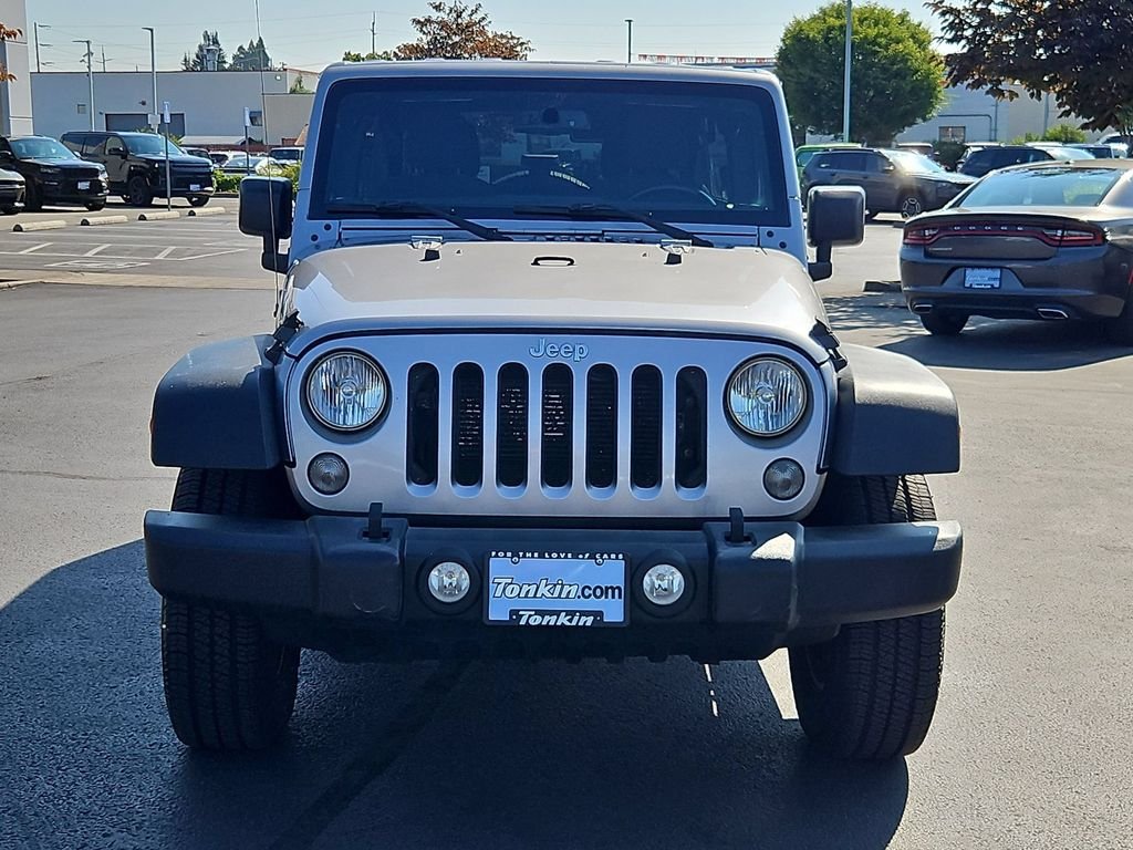 Used 2018 Billet Silver Metallic Clearcoat Jeep Unlimited Sport image 9