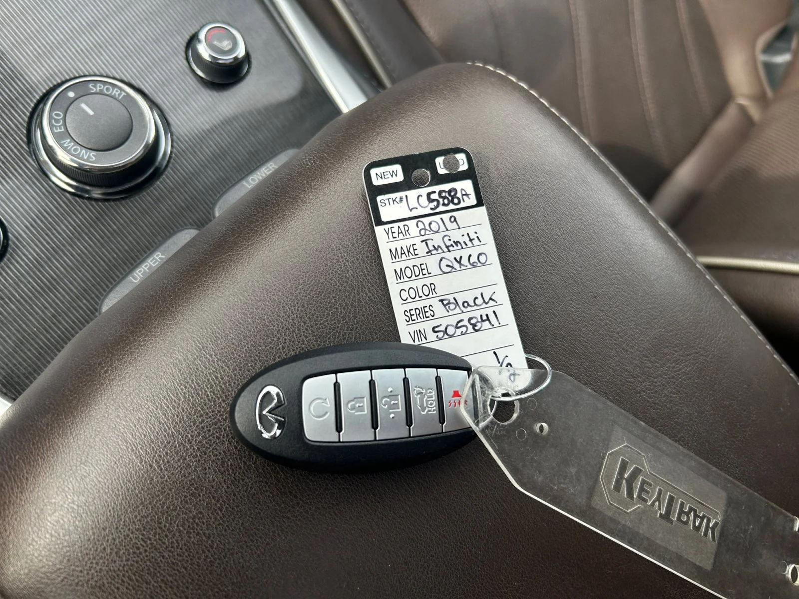 Used 2019 BLACK INFINITI PURE AWD image 27