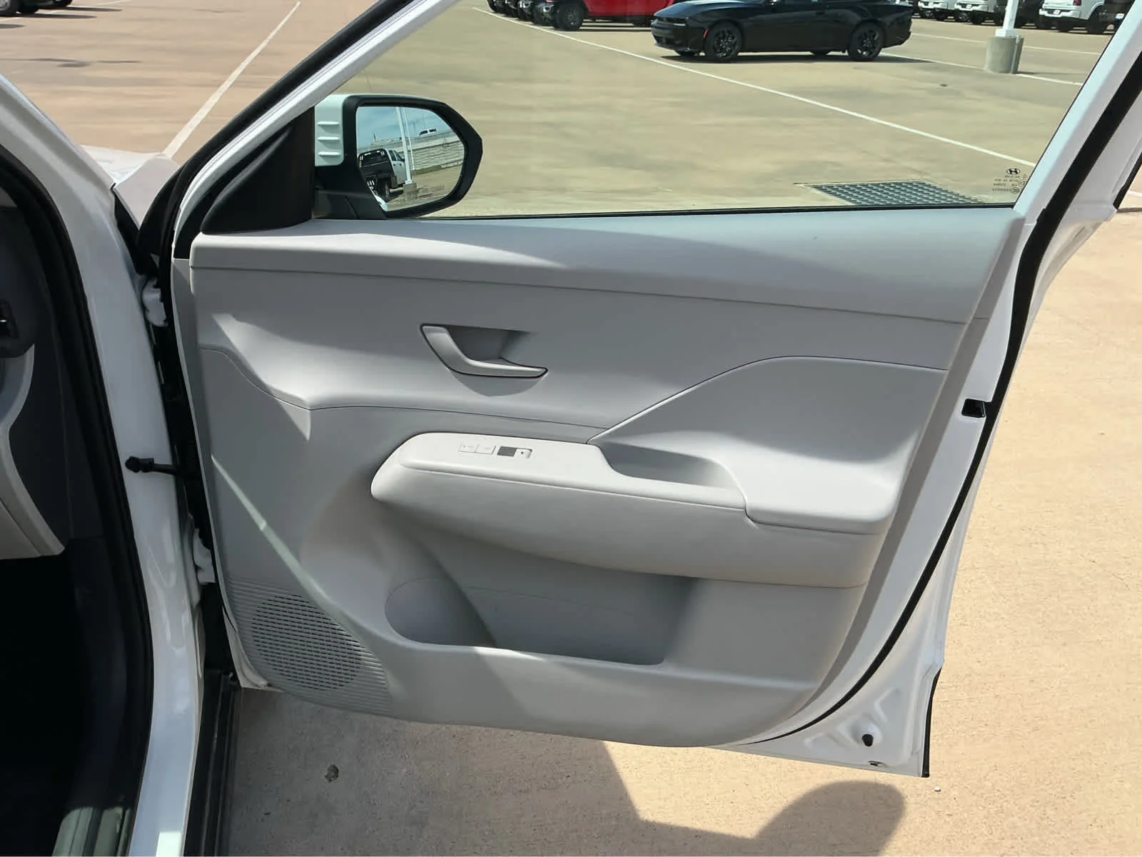 Used 2025 Atlas White Hyundai SEL image 20
