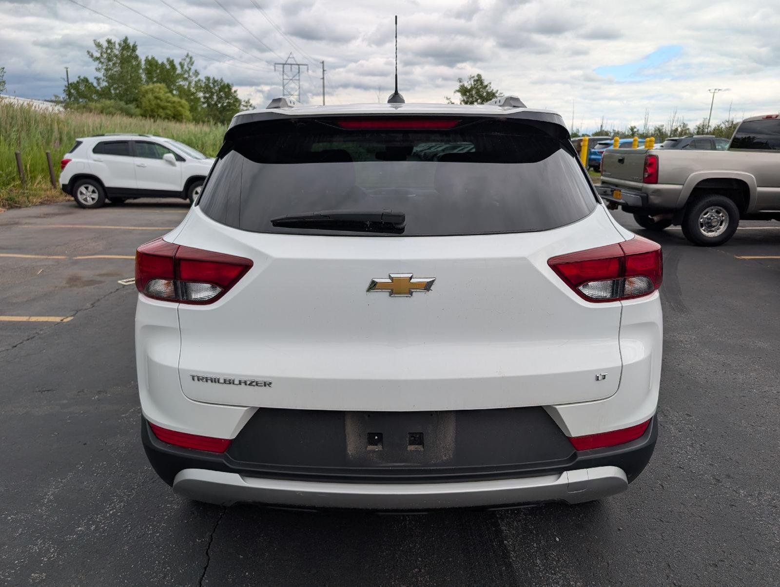 Used 2023 Summit White Chevrolet LT image 6