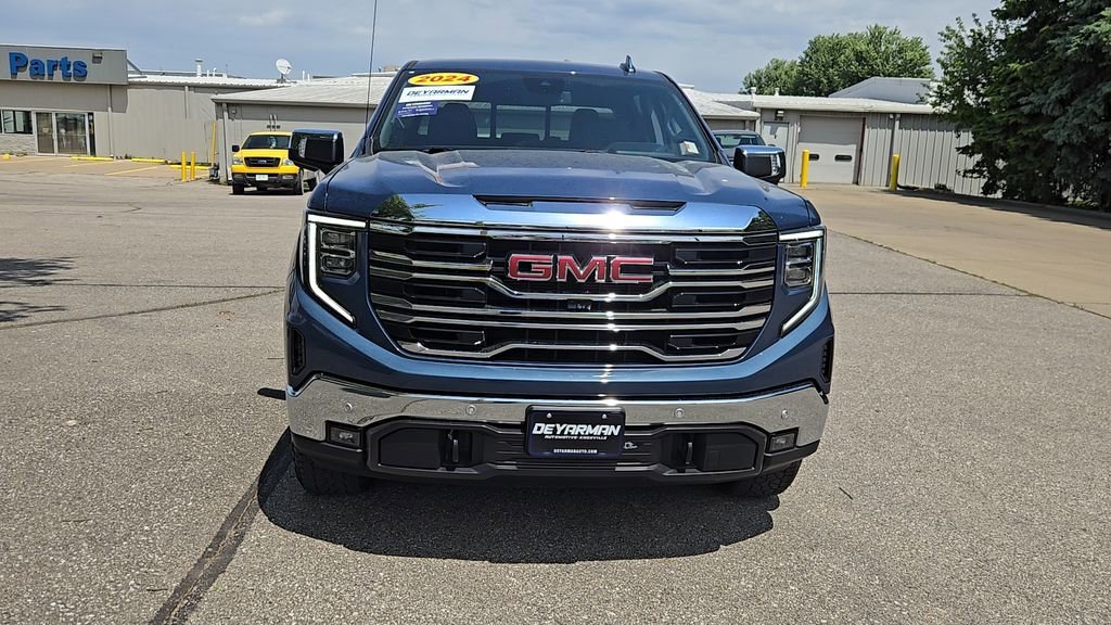 Used 2024 Downpour Metallic GMC SLT image 3