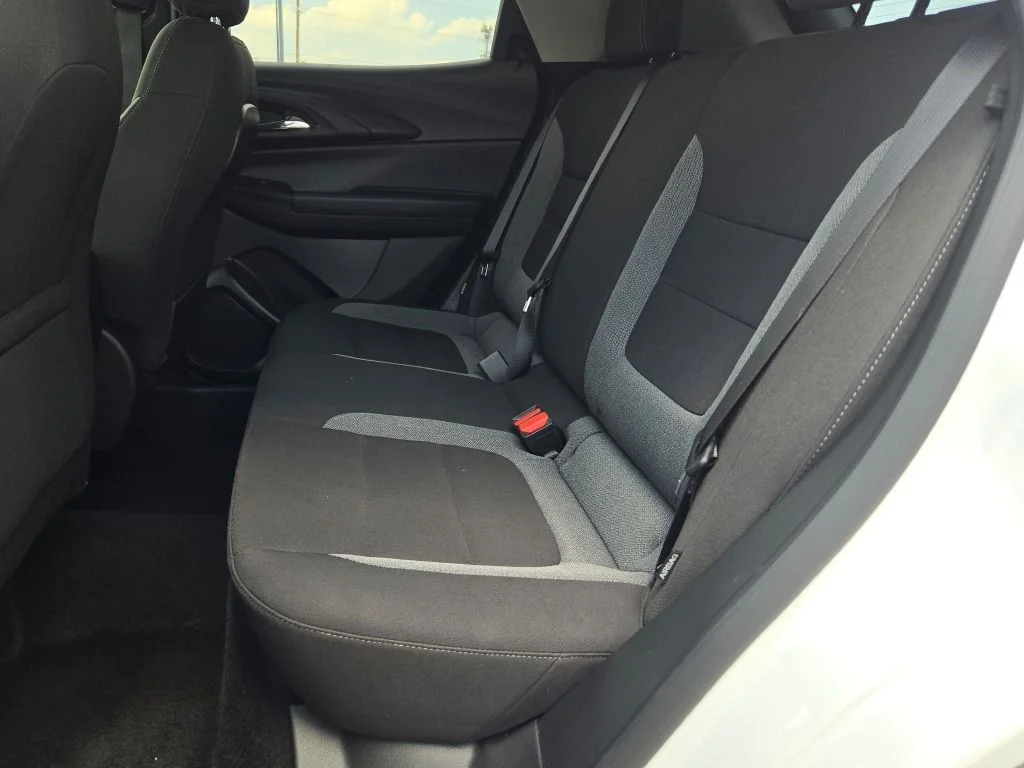 Used 2025 White Chevrolet LT image 15