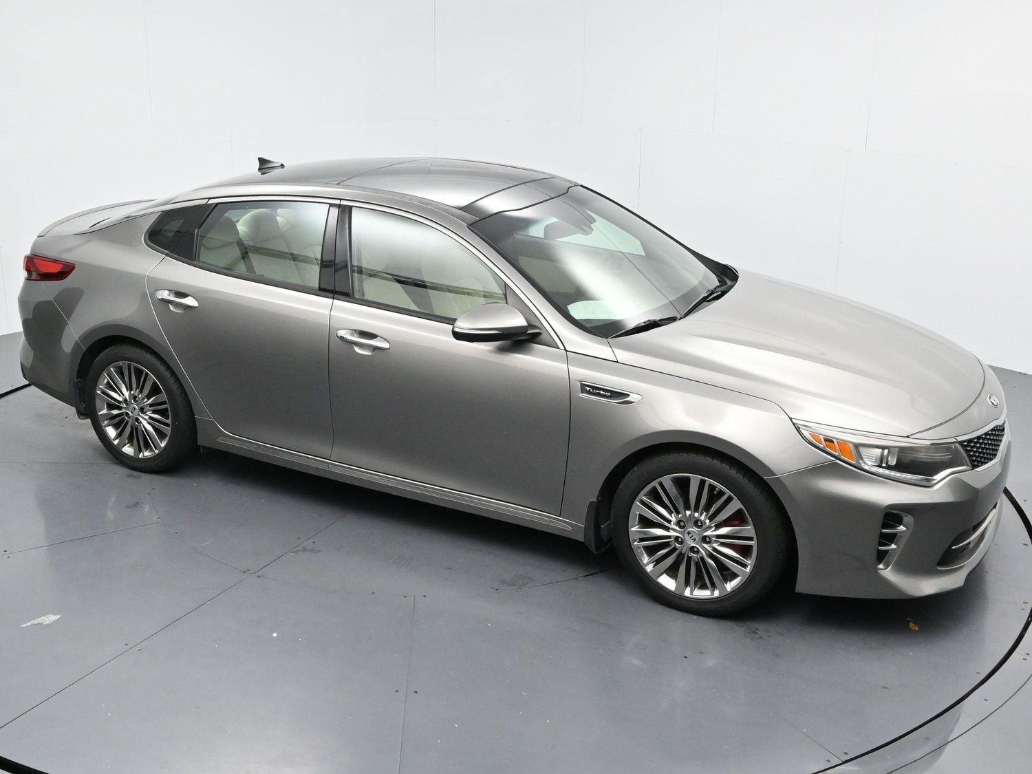 Used 2016 Titanium Silver Kia SXL Turbo image 38