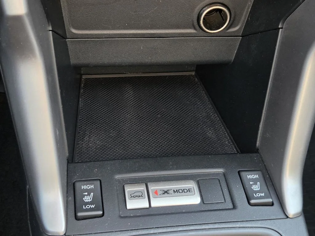 Used 2017 Silver Subaru 2.5i Limited image 27