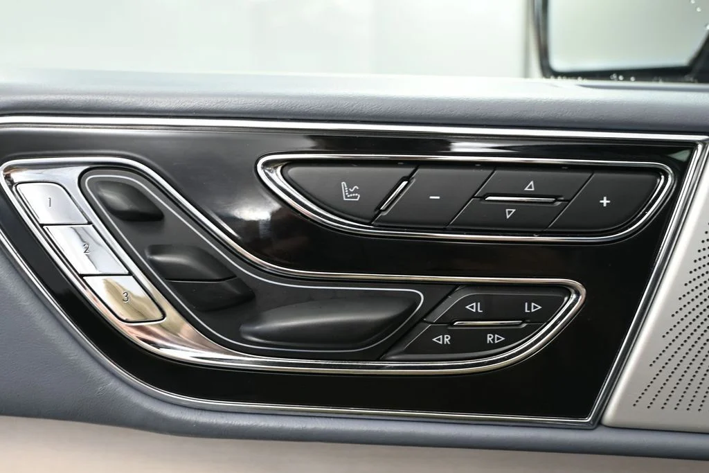 Used 2019 Blue Lincoln Black Label image 15