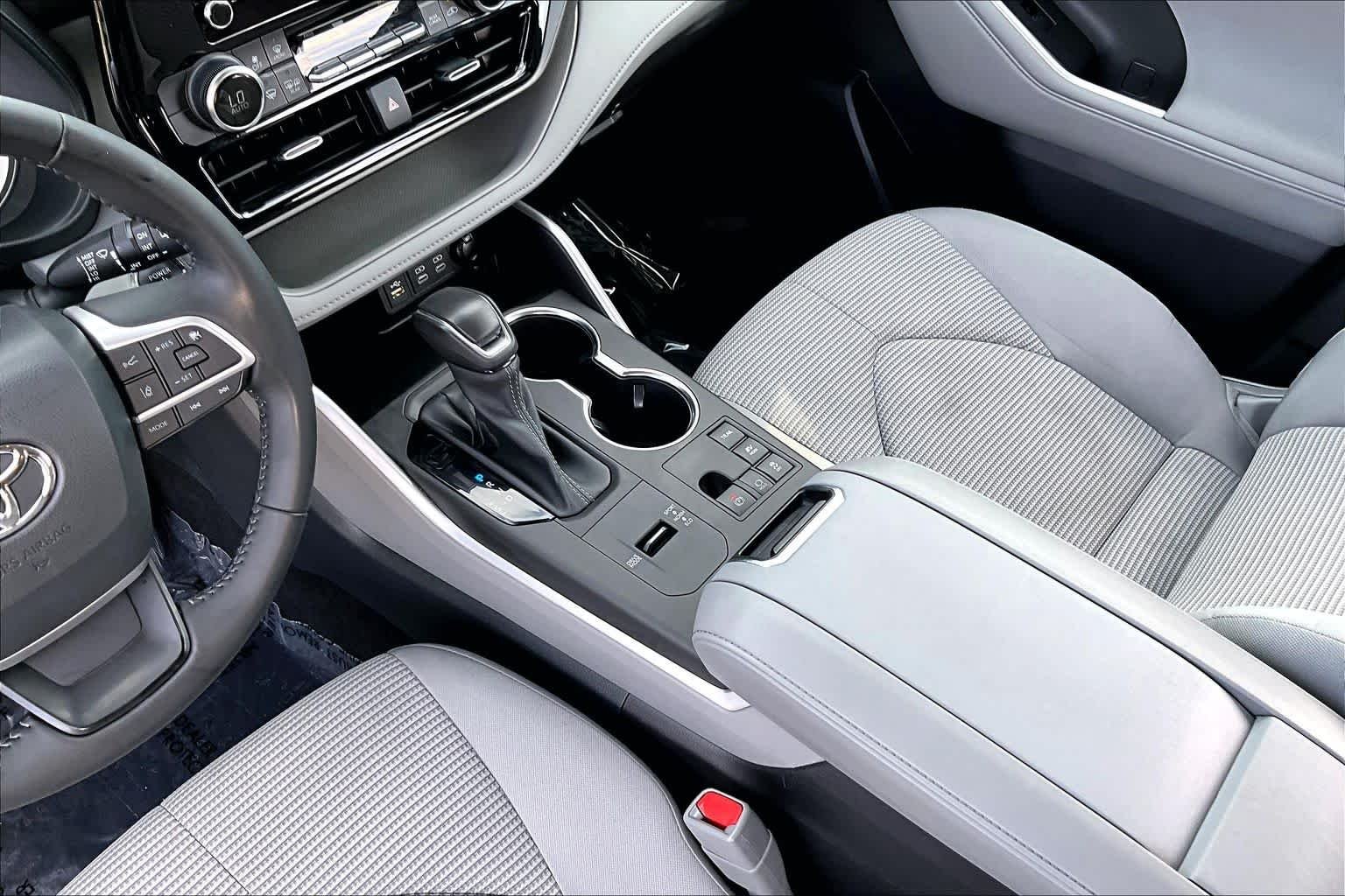 Used 2023 Celestial Silver Metallic Toyota Hybrid LE image 17
