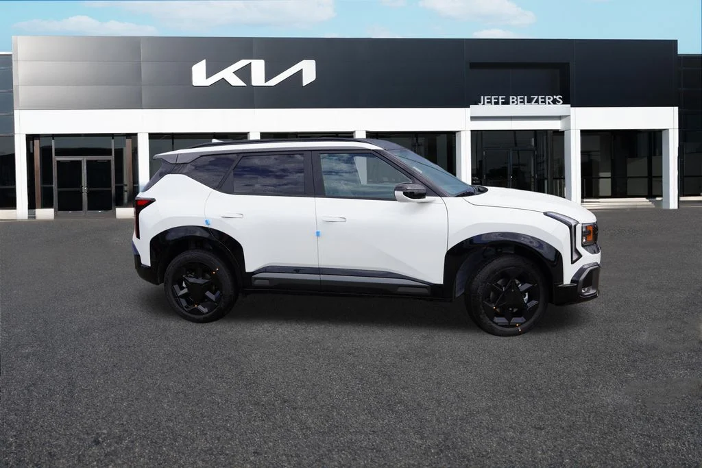 New 2027 Snow White Pearl Kia X-Line S image 2