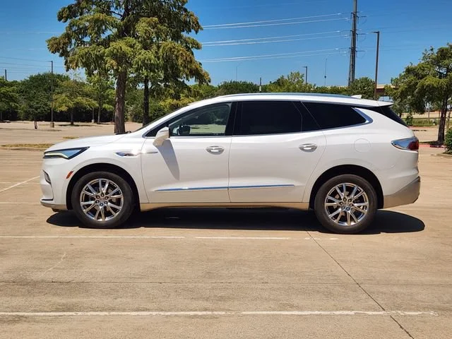Used 2023 White Frost Tricoat Buick Premium image 6