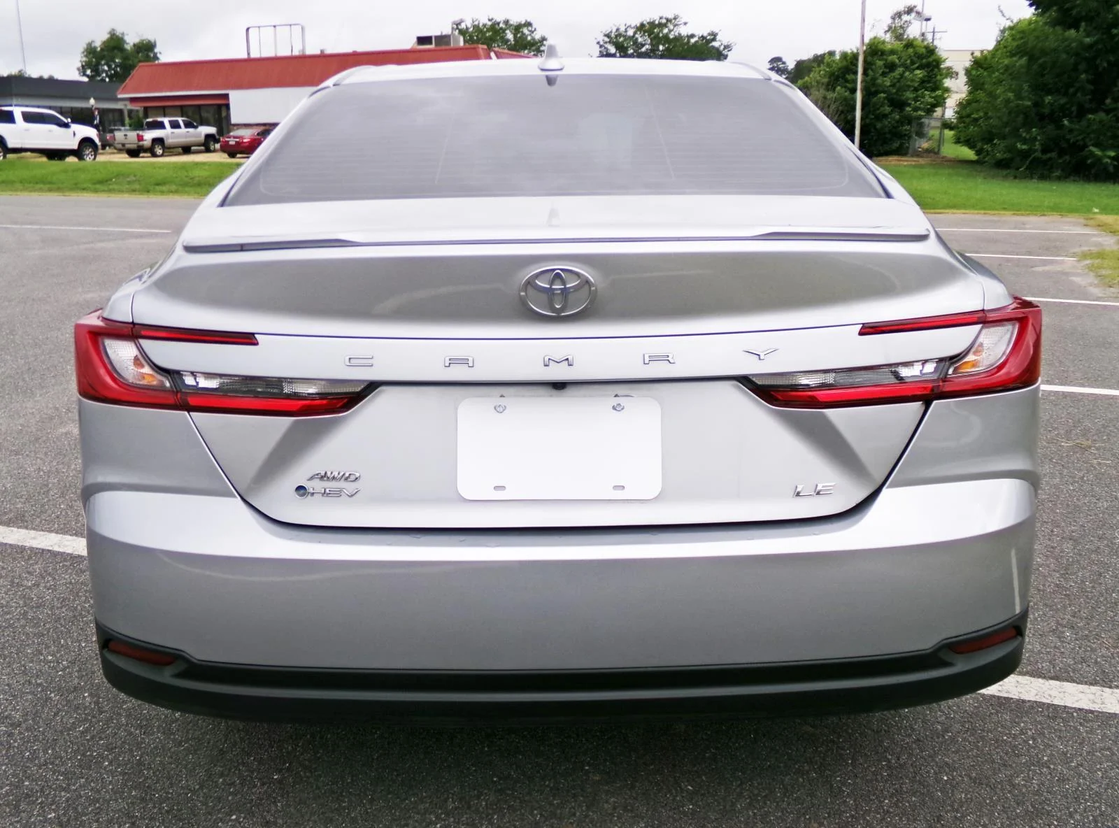 2025 Toyota Camry LE - Photo 4