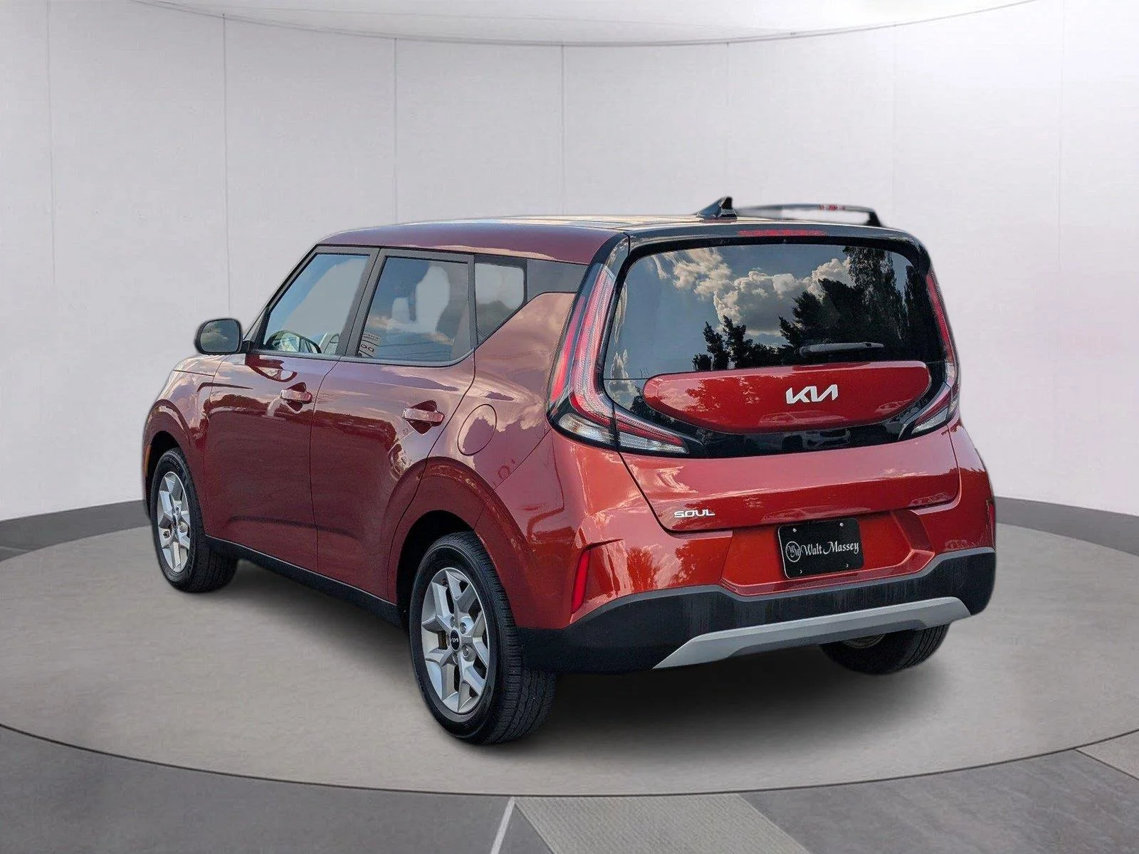 Used 2024 Mars Orange Kia LX image 3