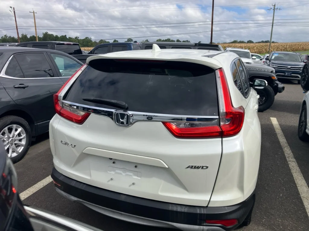 Used 2017 White Diamond Pearl Honda EX-L image 8