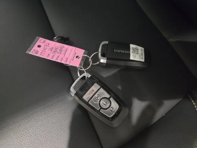 New 2026 Avalanche Gray Ford Badlands® image 65