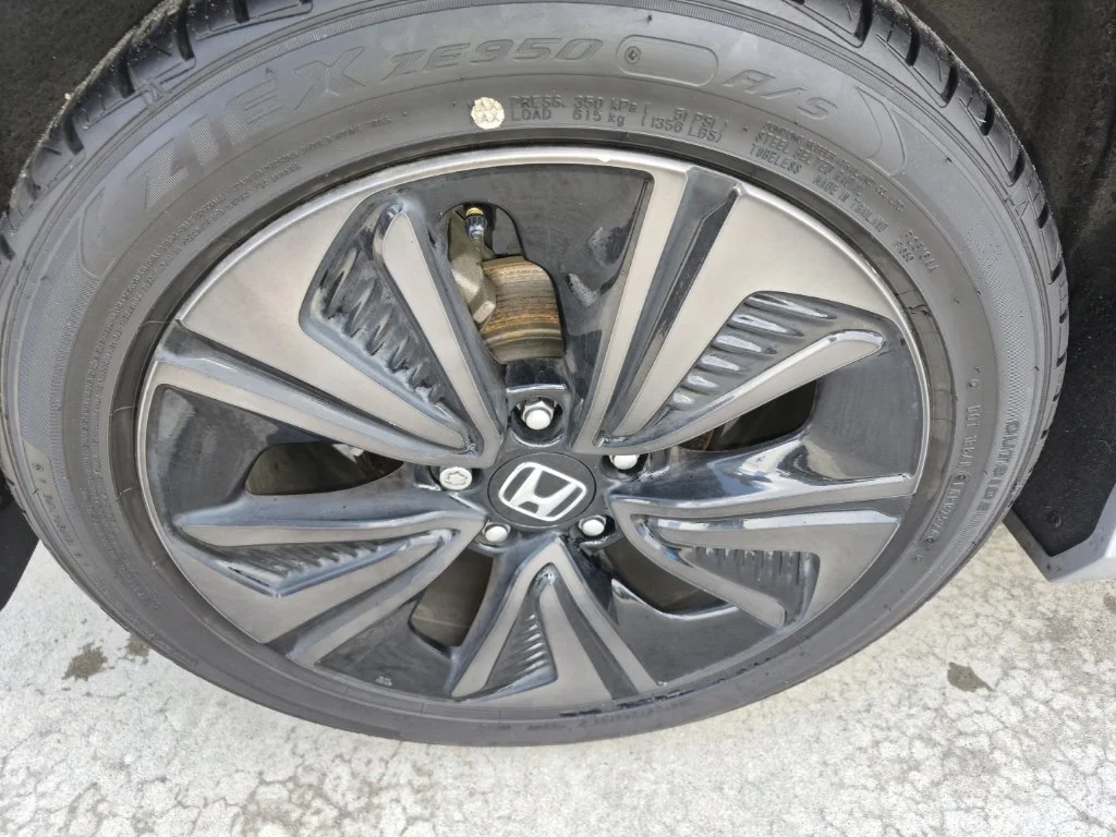 Used 2018 Silver Honda EX image 5