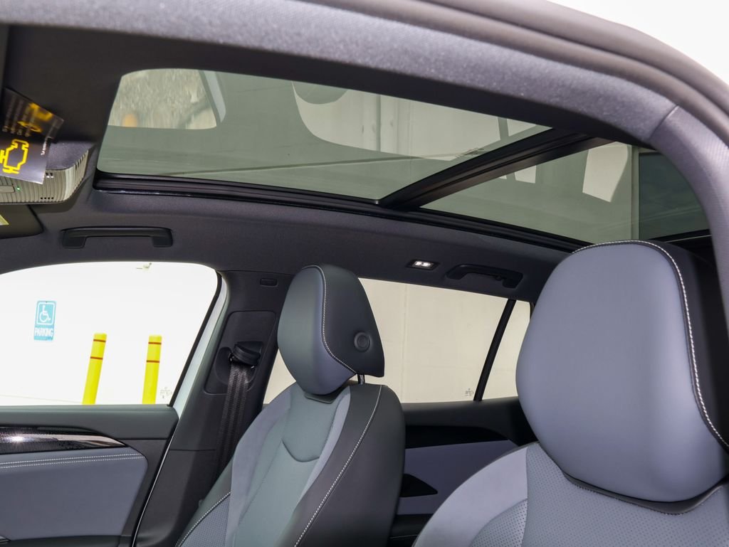 New 2026 White Volkswagen 2.0T SE R-Line Black image 13