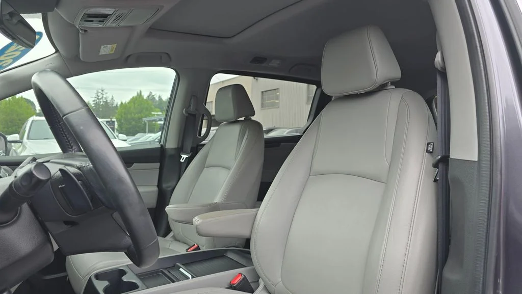 Used 2022  Honda EX-L image 22