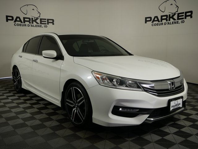 Used 2017 White Orchid Pearl Honda Sport SE image 4