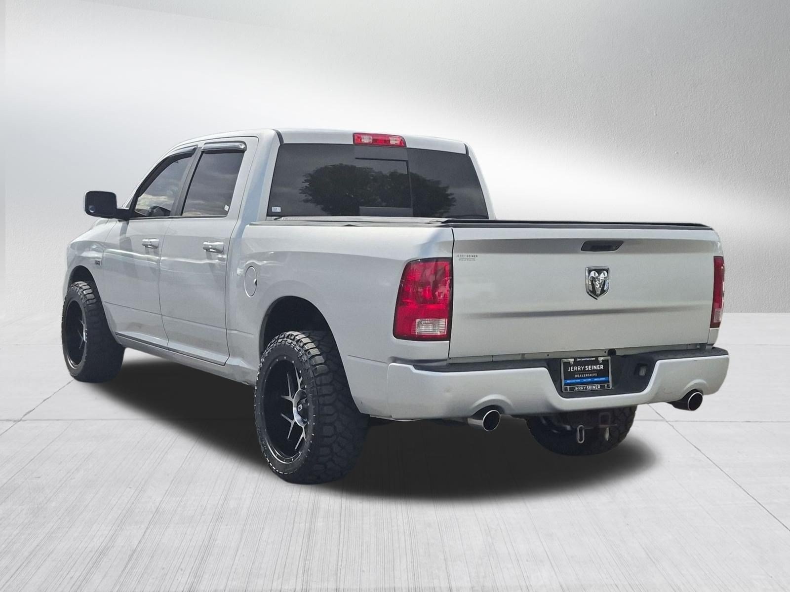 Used 2012  Ram Sport image 3
