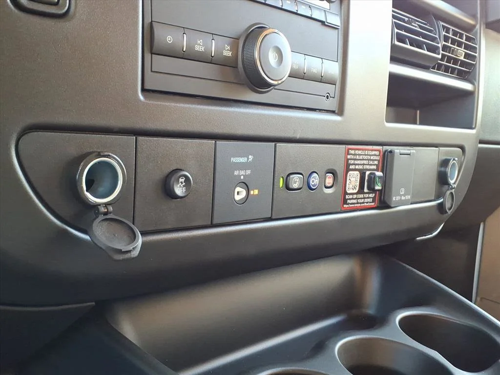 2025 Chevrolet Express Cargo Work Van - Photo 9